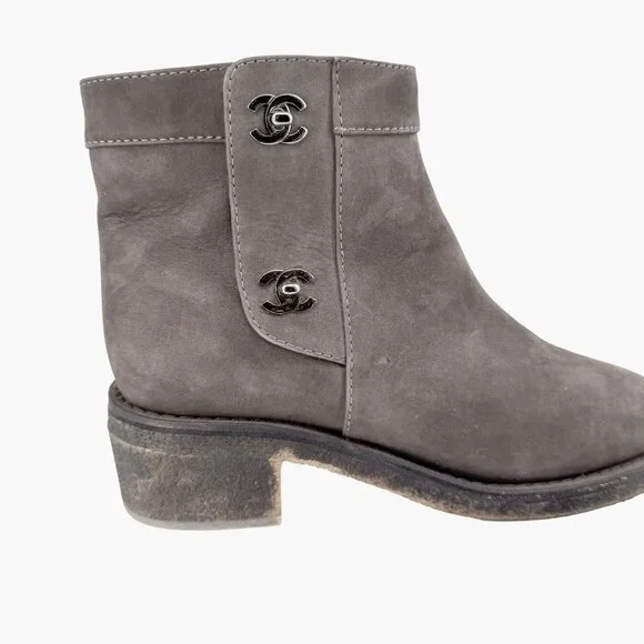 Chanel Turnlock CC Ankle Boots EU 39 US 8-8.5 Gray Suede Low Block Heel Bootie